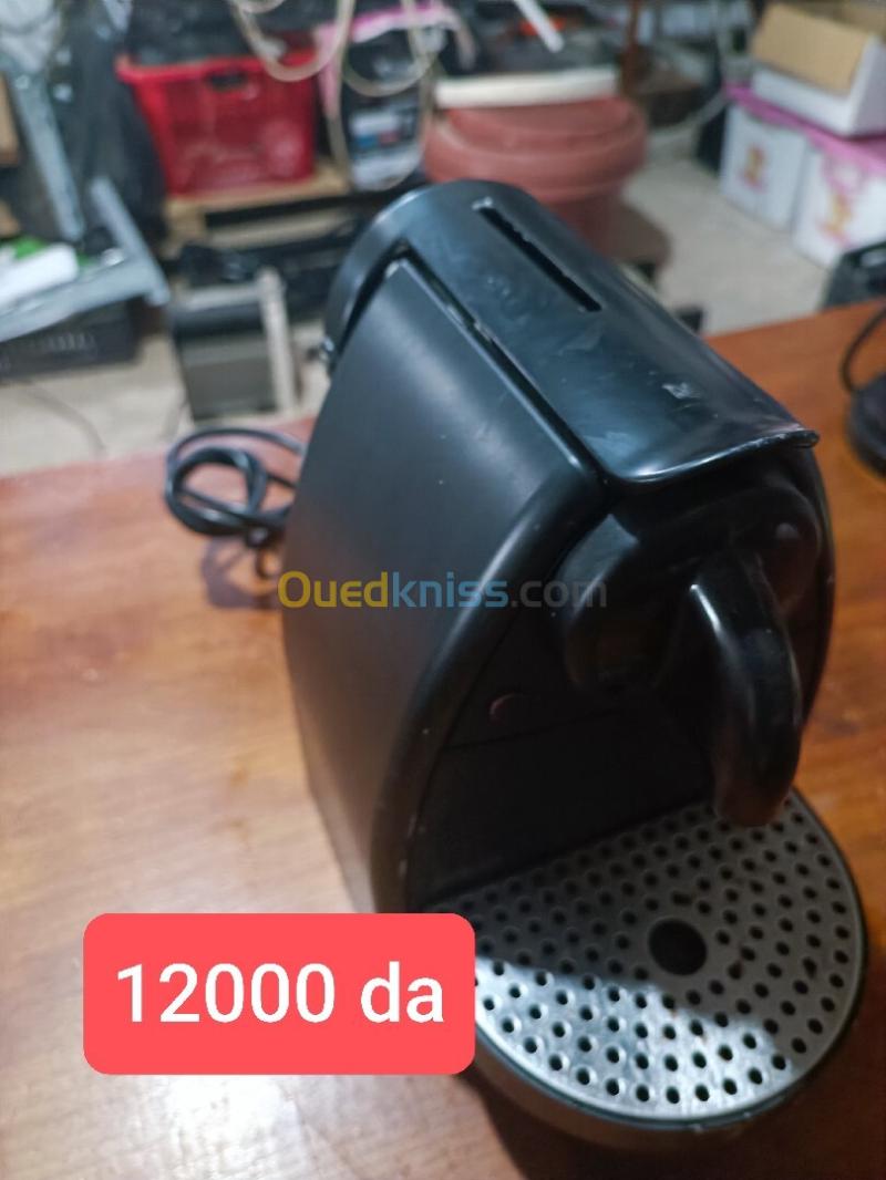Machine à café Nespresso . للبيع آلة قهوة بالكبسولات من علامة نسبريسو. راجع أسفل الإعلان الاسعار 16