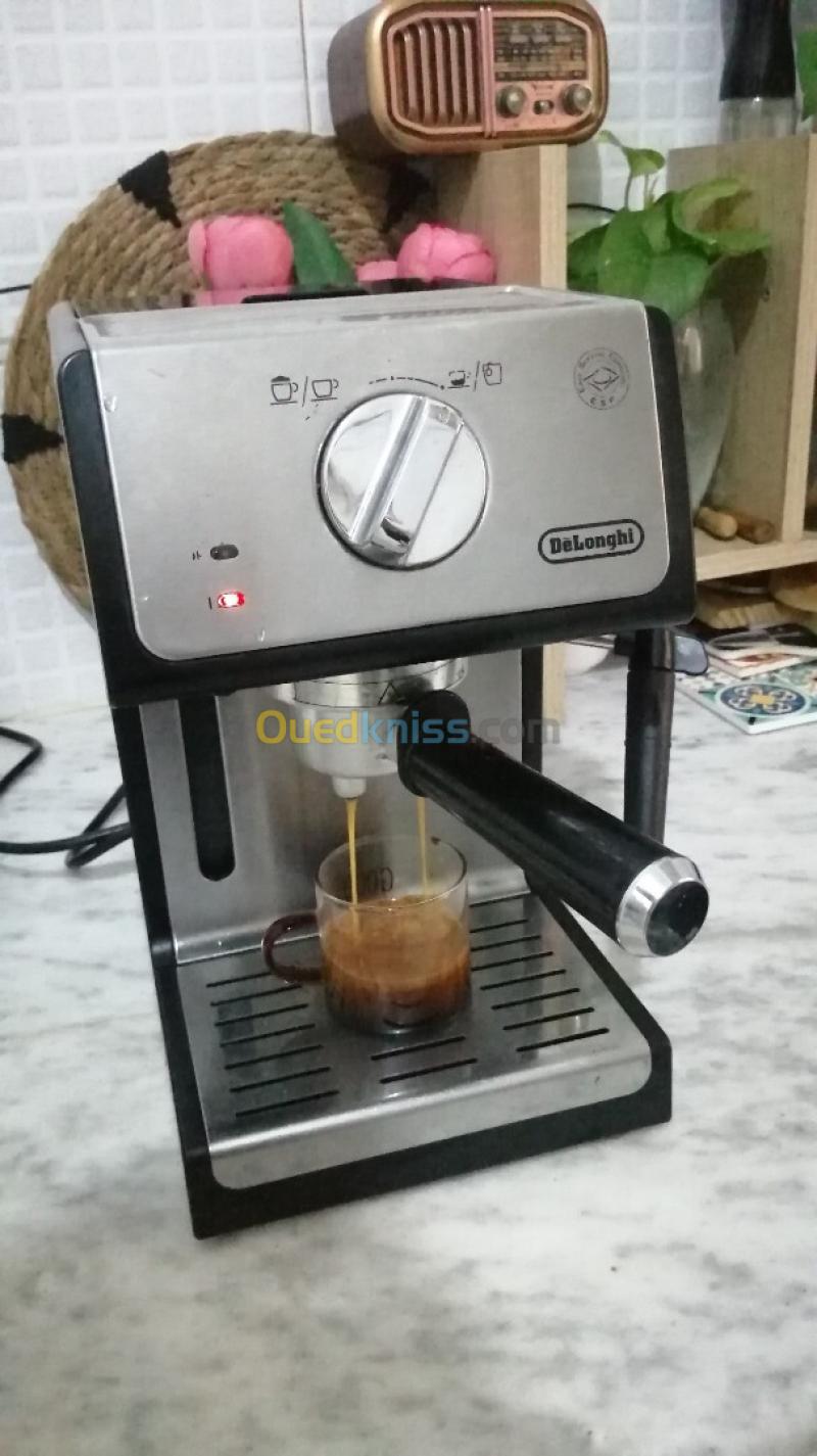 Machine à café delonghi active line bon état 5