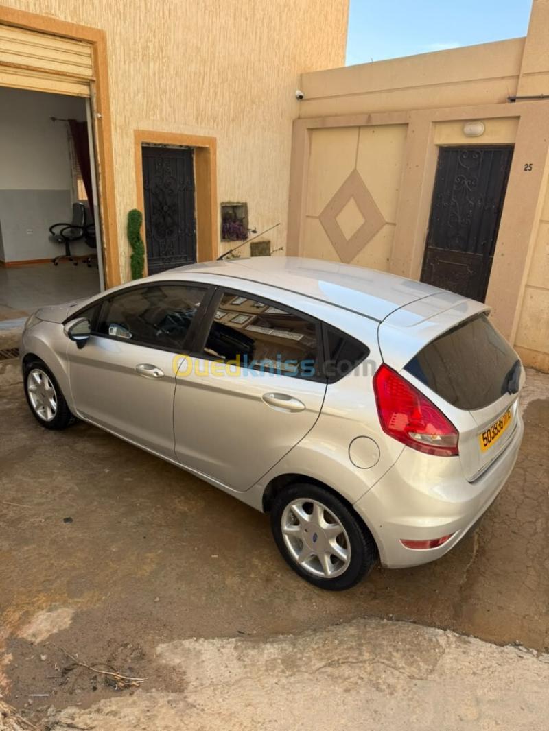 Ford Fiesta 2011 Titanium Sport pack 4