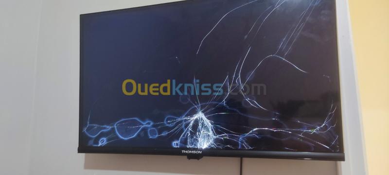vente tv THOMSON 32" pour récupération de la pièces 2