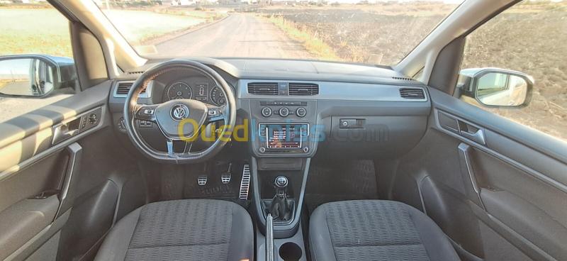 Volkswagen Caddy 2018 Confortline 25