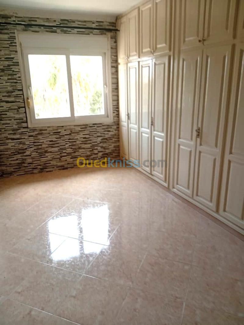 Location Appartement F5 Alger Said hamdine 7