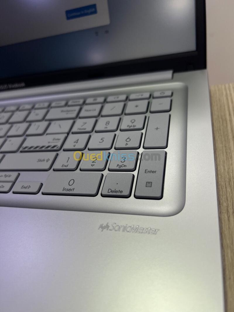 ASUS VIVOBOOK 17 cpu CORE 5 125u RAM 16GB NVME 512Gb intel graphique 3