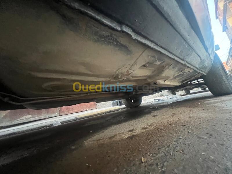 Peugeot 305 1985 305 9