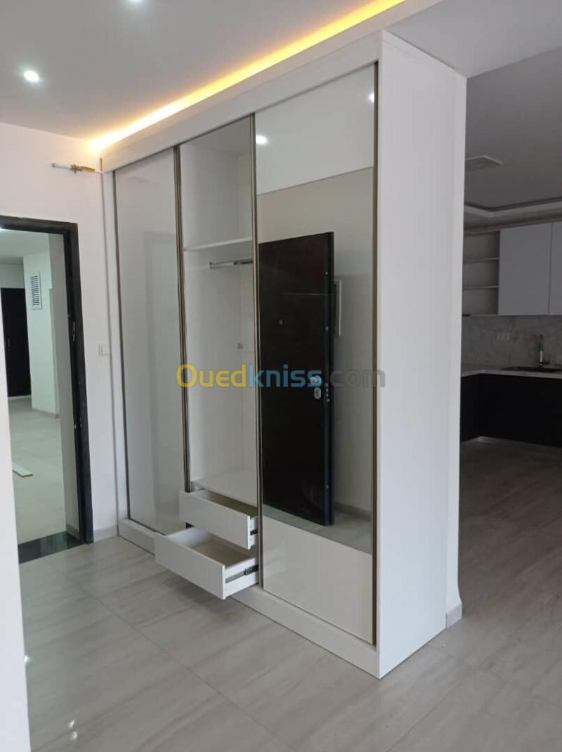 armoire et placard moderne sur mesure coulissante خزانات ملابس عصرية