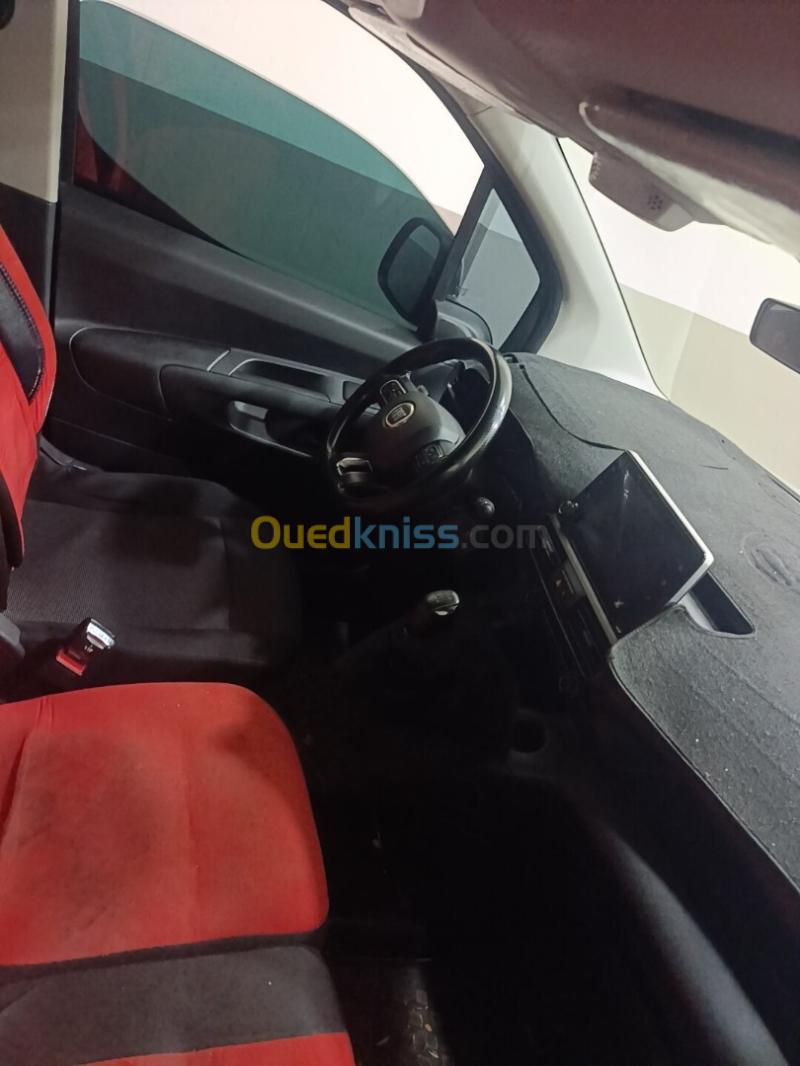 Fiat Doblo 2024 Italie 3