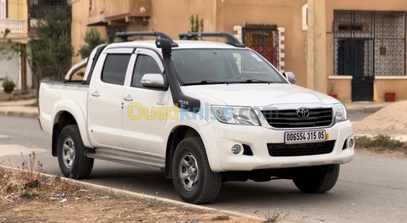  Toyota Hilux 2015 LEGEND DC 4x4 Pack Luxe