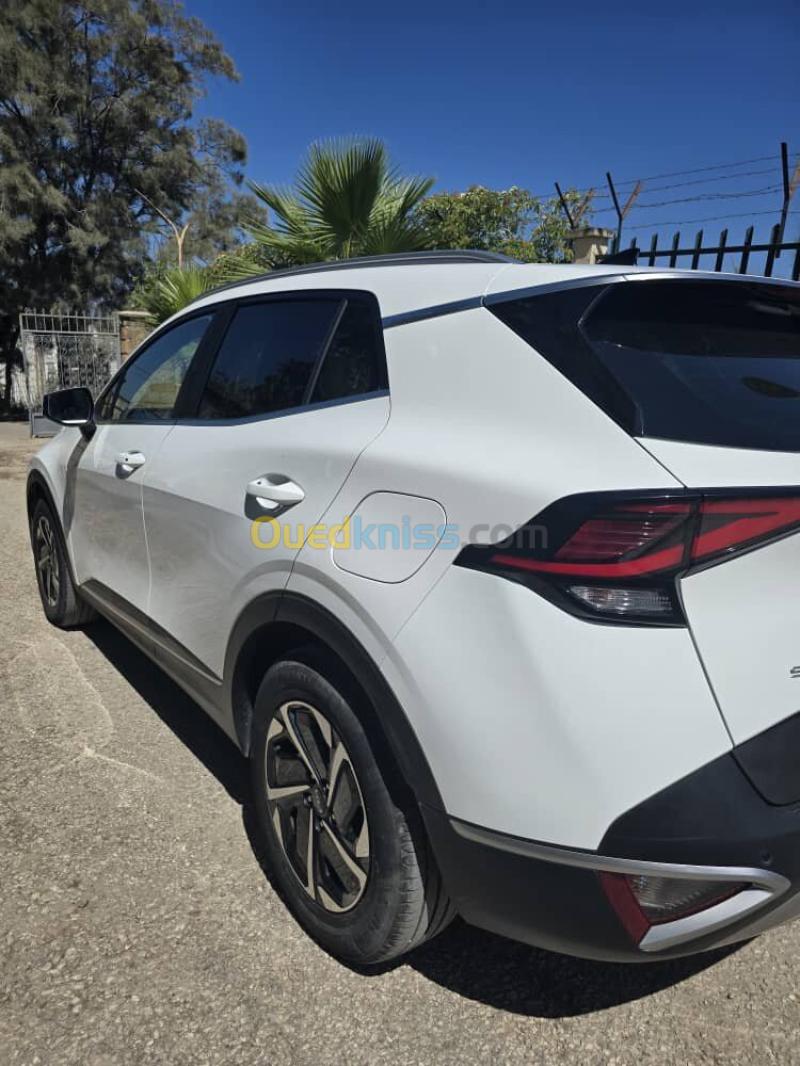 Kia . 2022  4