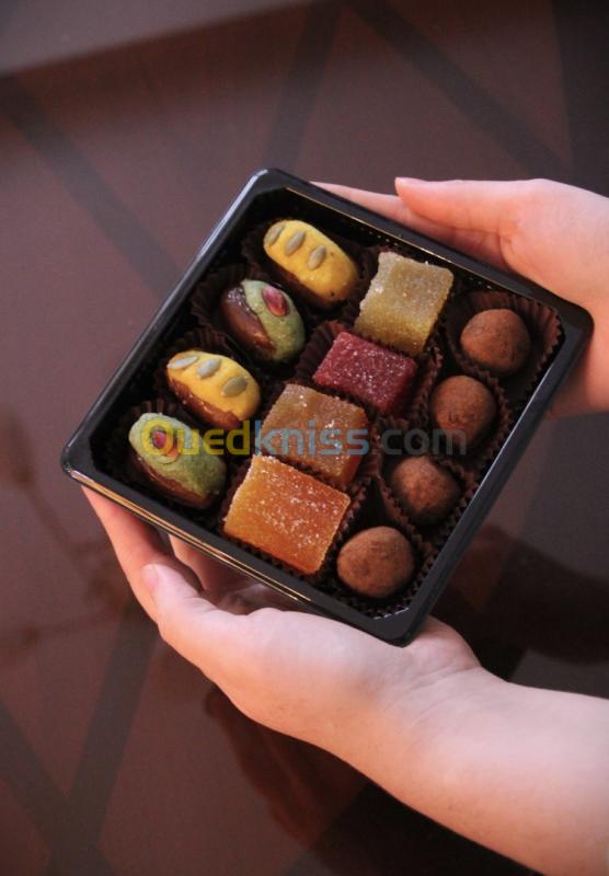  Box Cadeau Fin D'année - Dattes Fourrées - Chocolats - Pates De Fruits (Harkouma)
