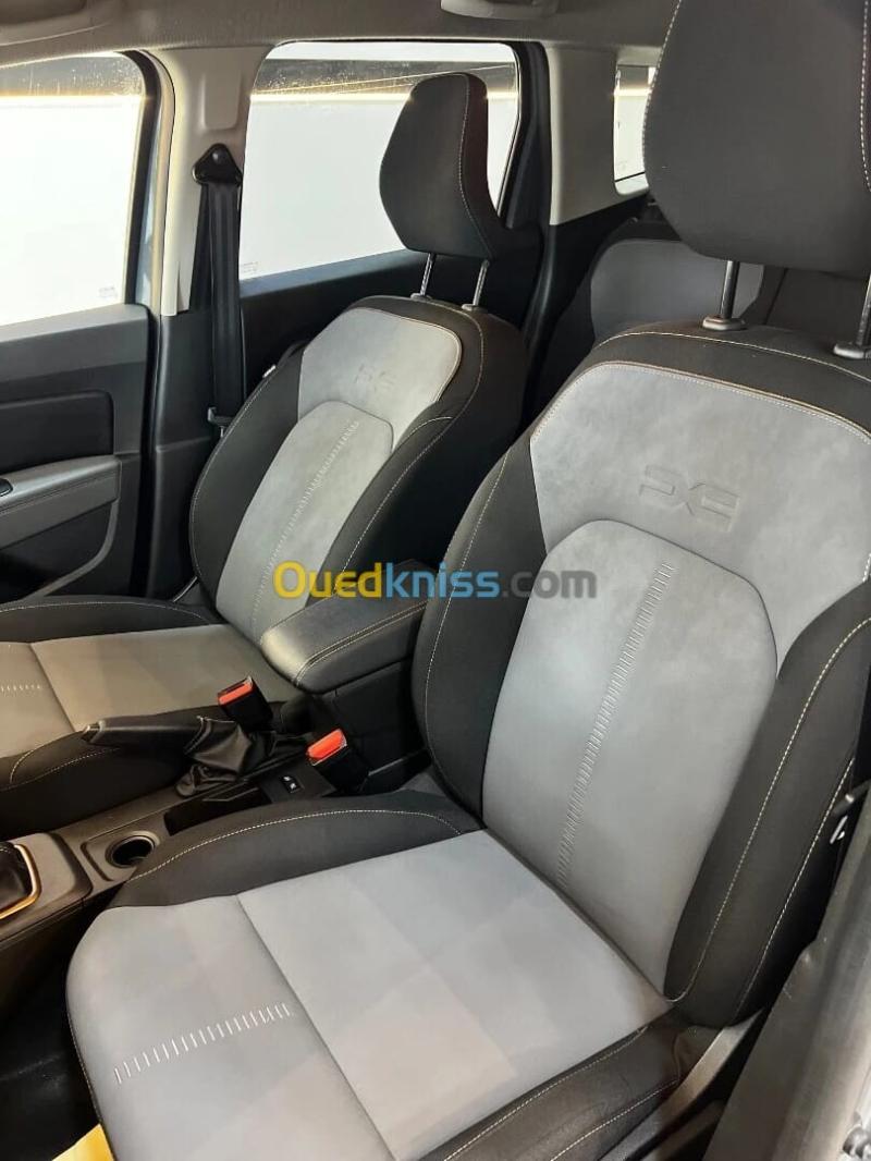 Dacia Duster 2023 Gold 13