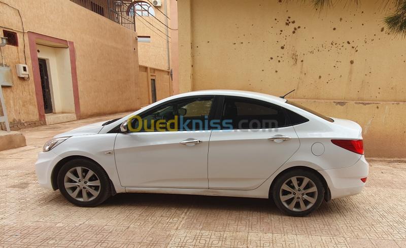 Hyundai Accent RB  5 portes 2017 Préstige 10