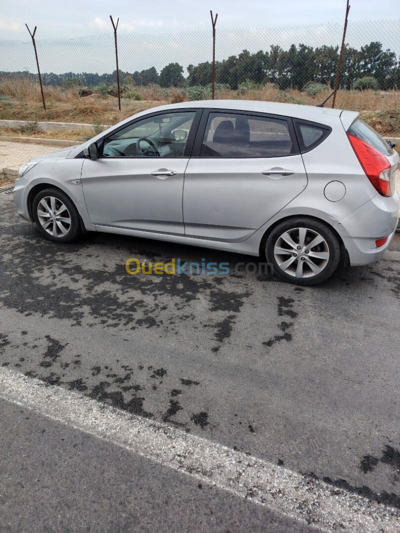 Hyundai Accent RB  5 portes 2018 Style 2
