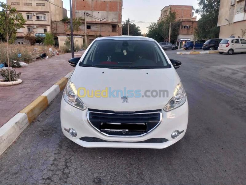 Peugeot 208 2014 Allure 2