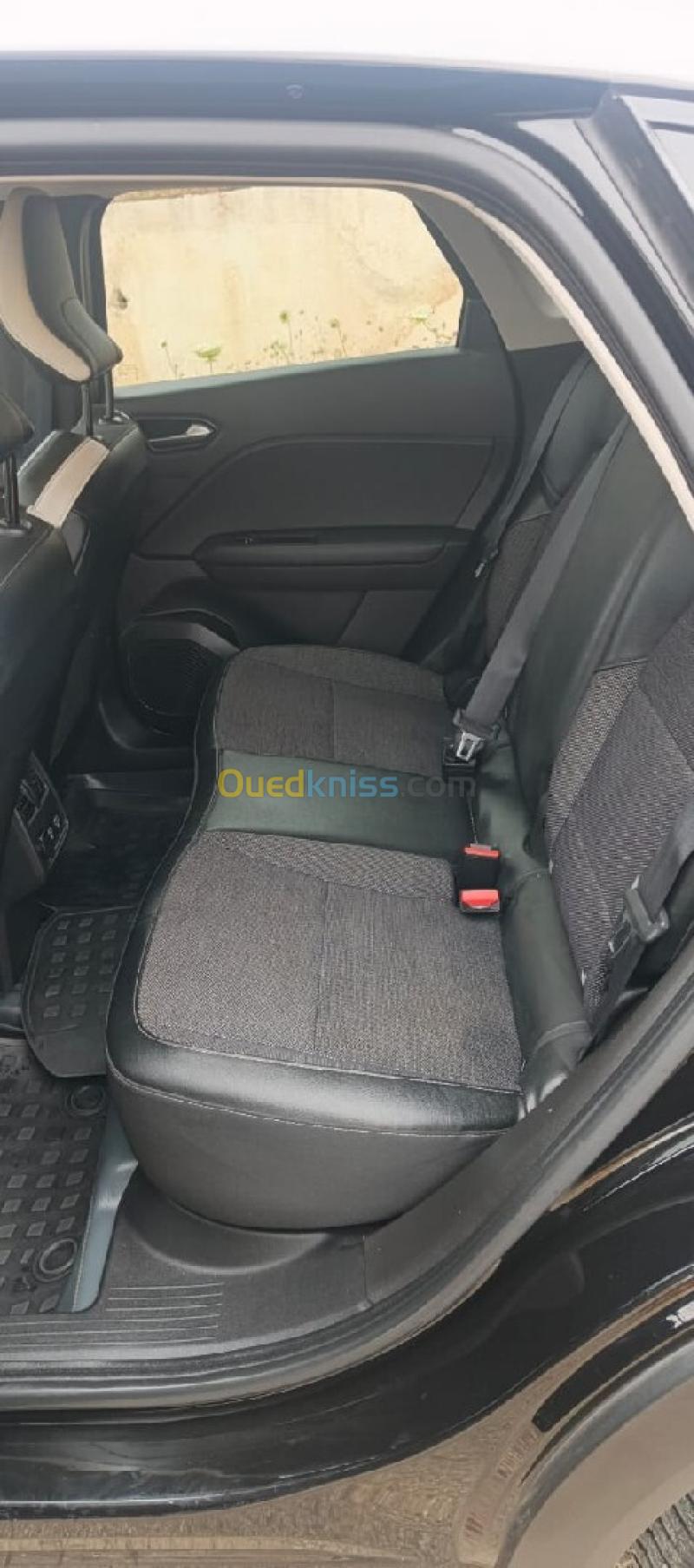 Renault Captur 2023 Intous plus 4