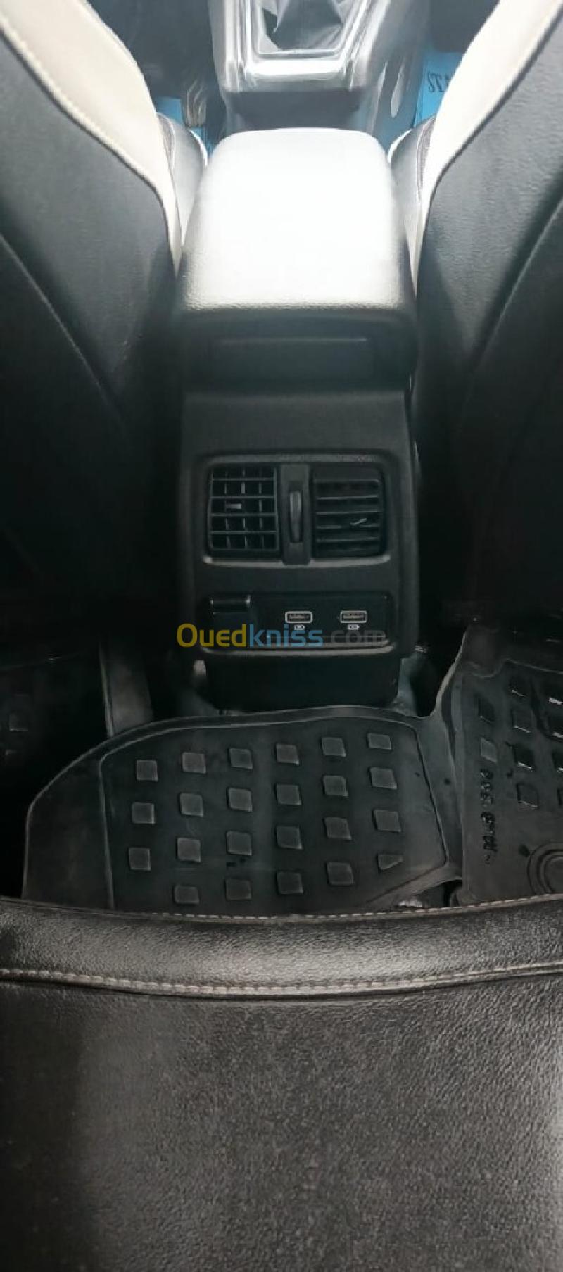 Renault Captur 2023 Intous plus 15