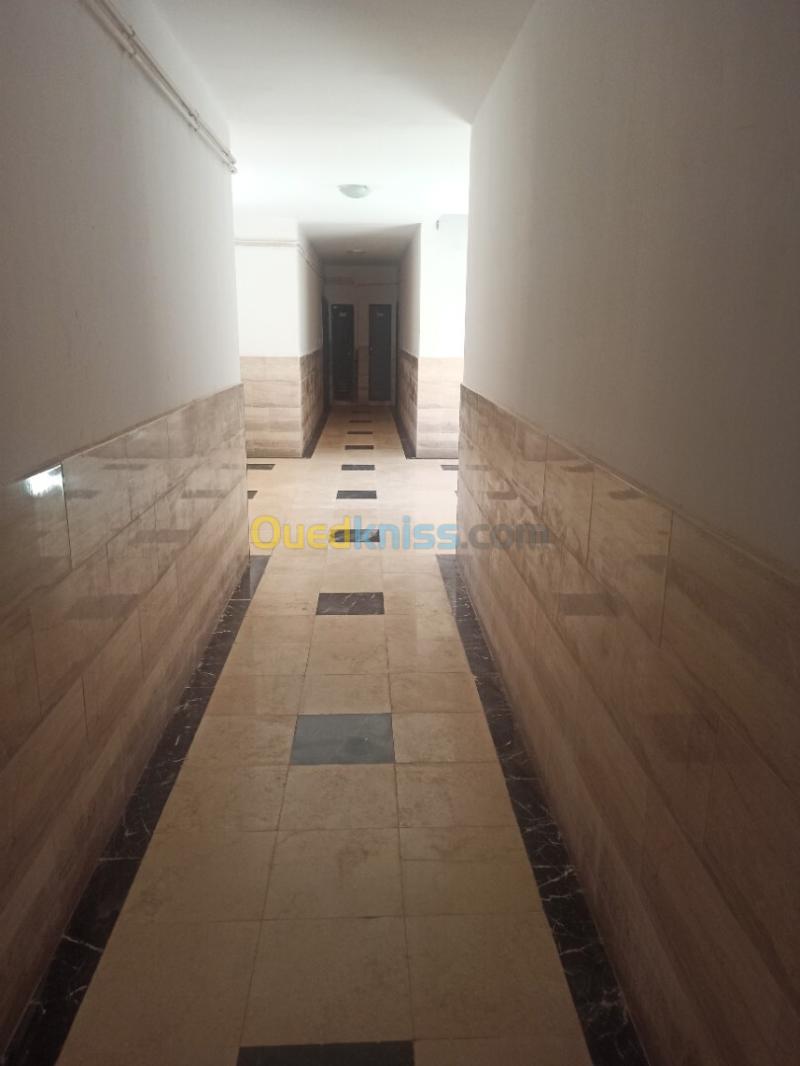 Location Appartement F4 Alger Mahelma 3