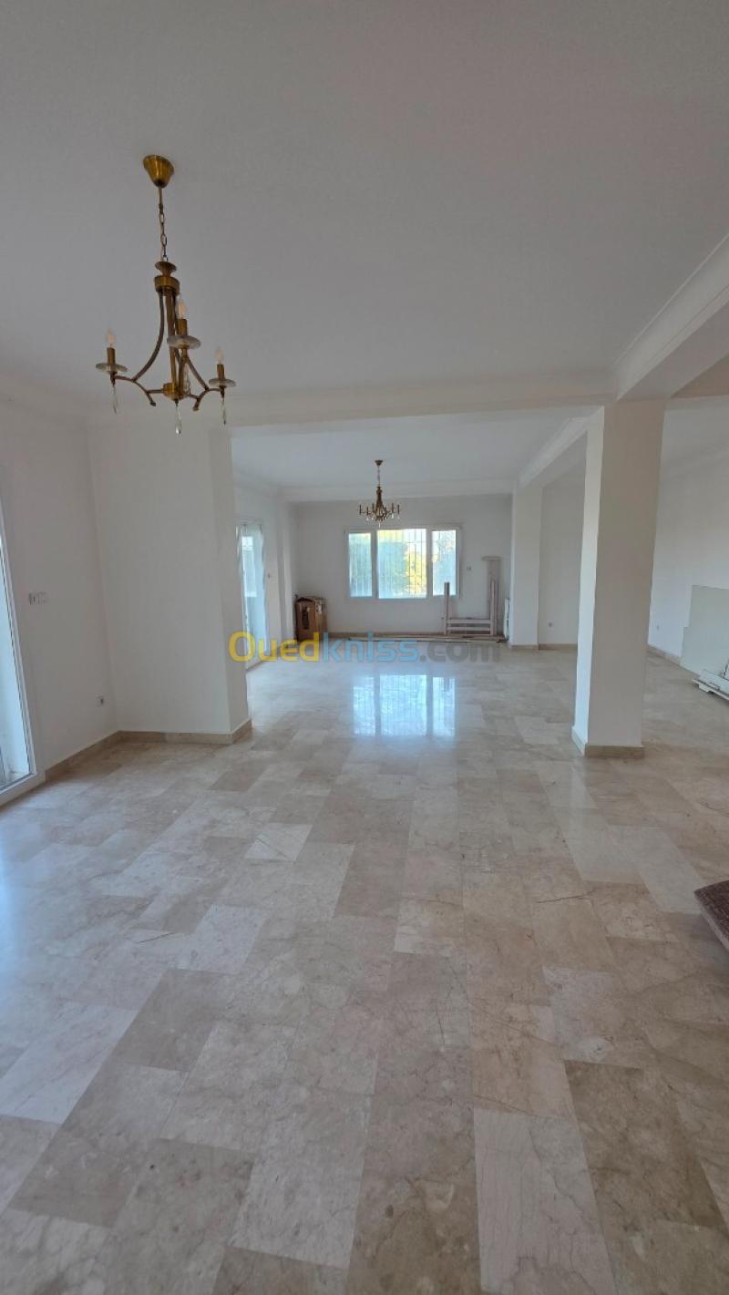 Location Appartement Niveau de villa F5 Alger Hydra 2