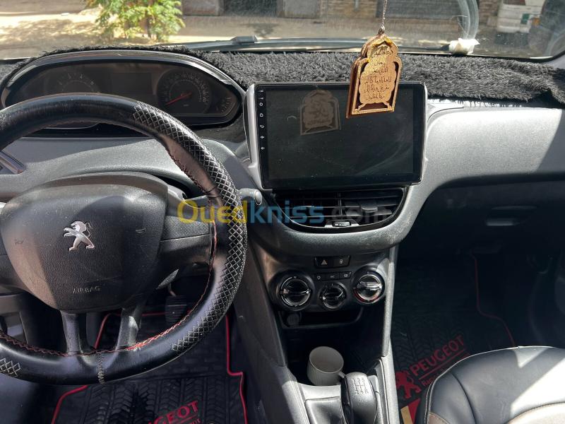 Peugeot 208 2015 Active 2