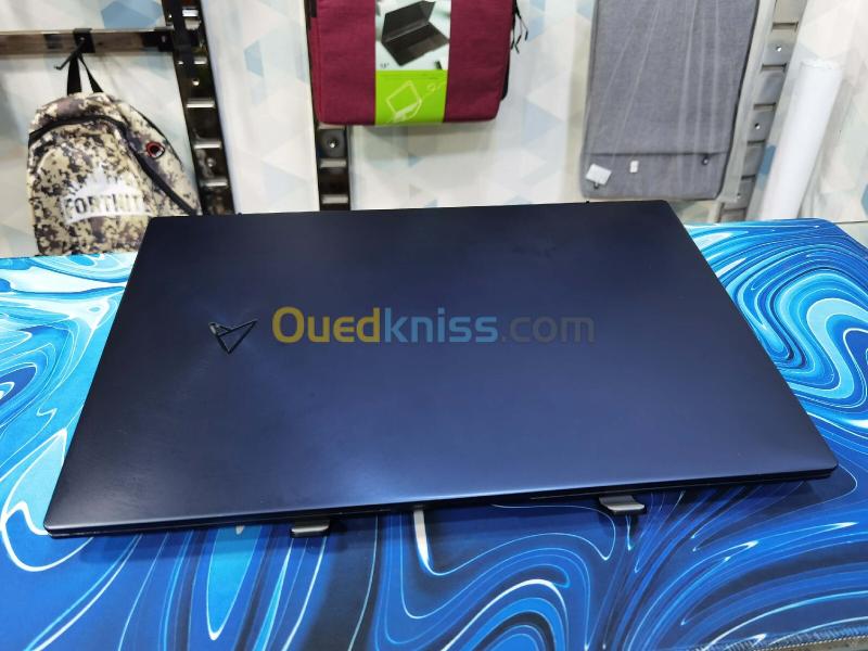 ASUS ZENBOOK PRO 17 RYZEN 9 6900HX 32GB DDR5 1000GB SSD TACHE F L'ÉCRAN 3