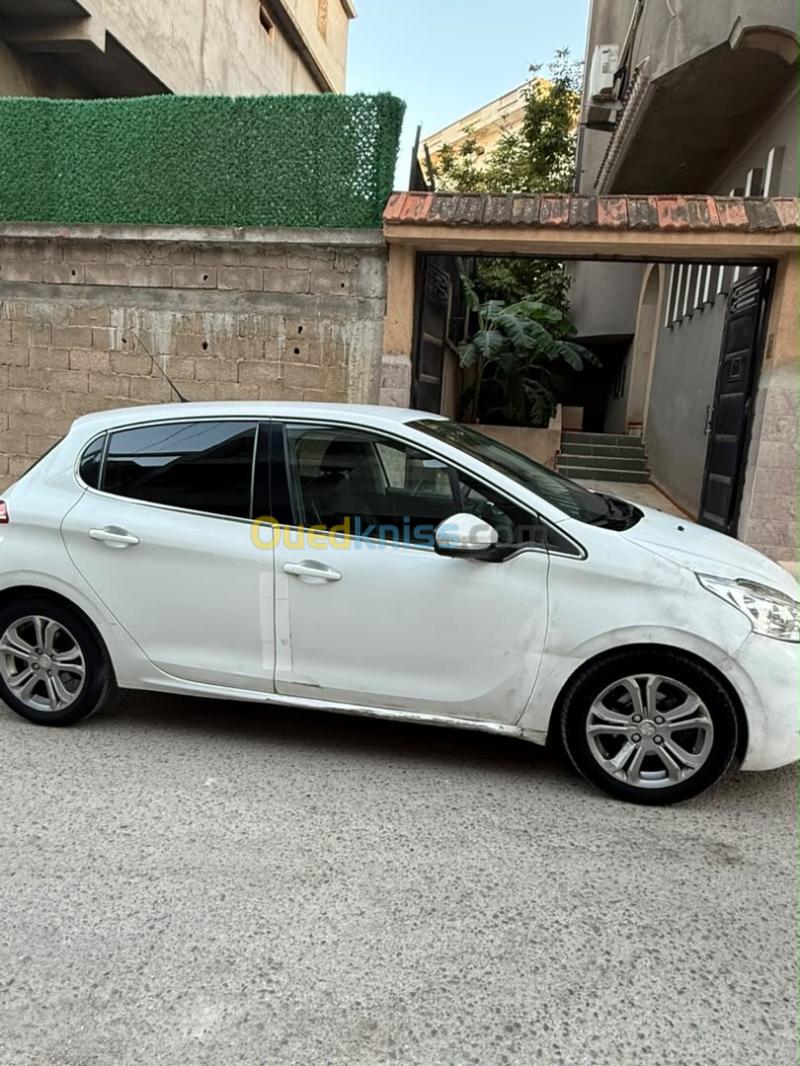 Peugeot 208 2014 eHDI 10