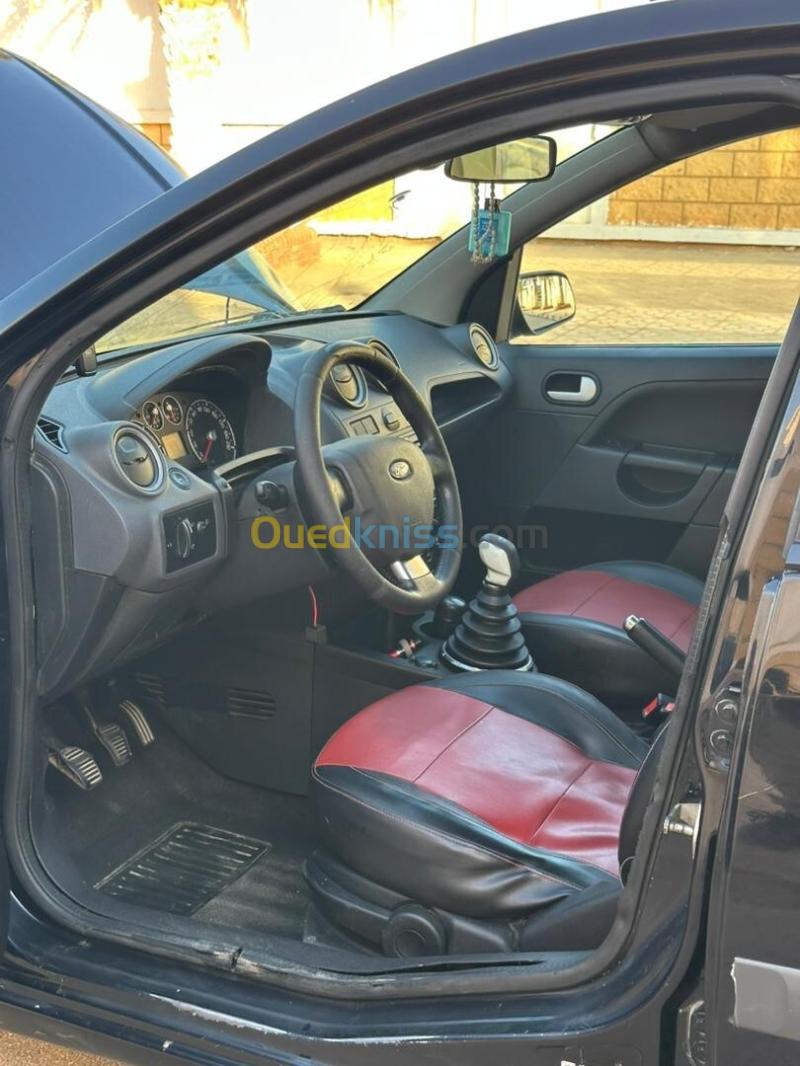 Ford Fiesta 2008 Ghia 11