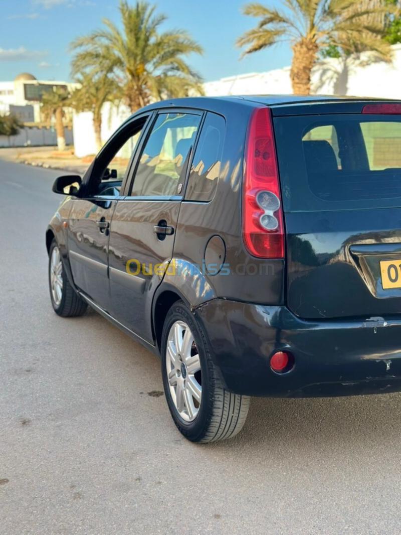 Ford Fiesta 2008 Ghia 8