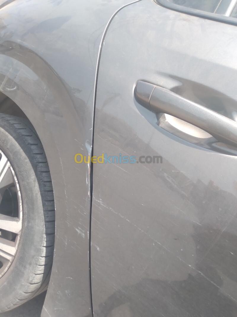 Peugeot 208 2022 Allure 6