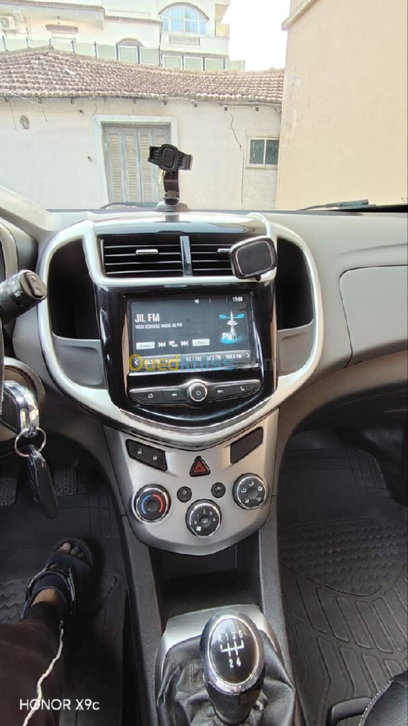 Chevrolet Sonic 2017 New 16