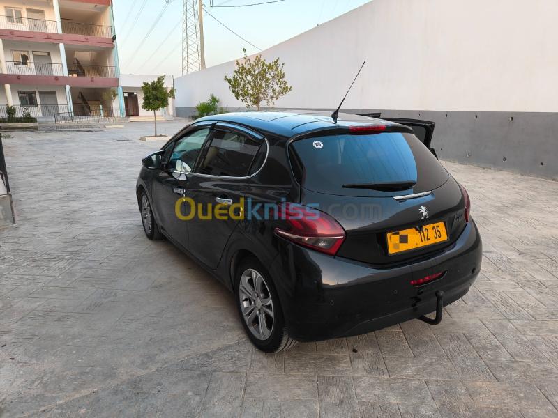 Peugeot 208 2012 Allure 6