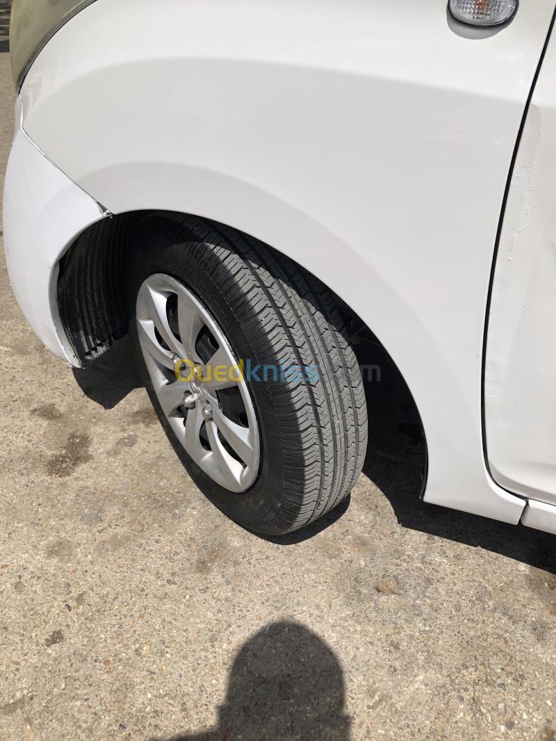 Hyundai EON 2012 EON 6