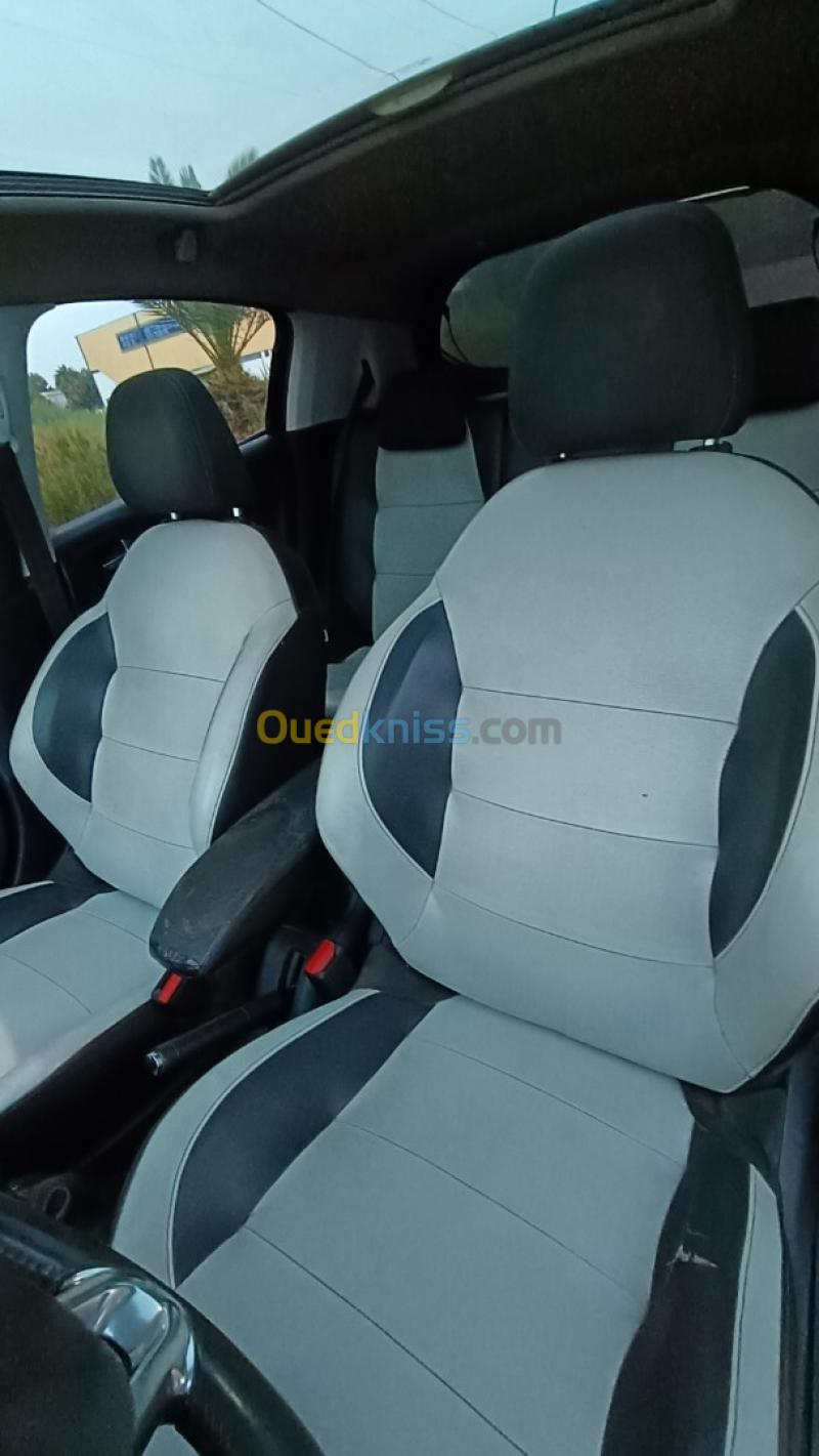Peugeot 208 2015 Allure Facelift 11