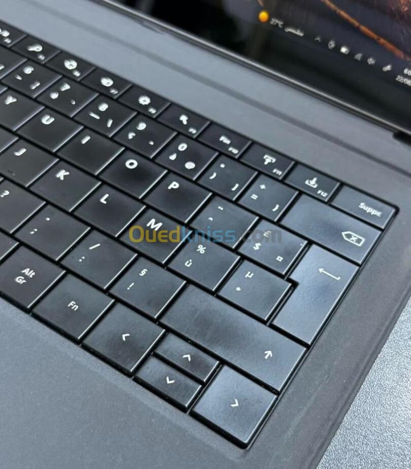 MICROSOFT SURFACE PRO 3 INTEL i5 4300U 2.50GHz UP TO 2.90GHz 4Go DDR3 128 SSD INTEL HD GRAPHICS FAMILY 12 INCH 2K TACTILE DETACHABLE 4