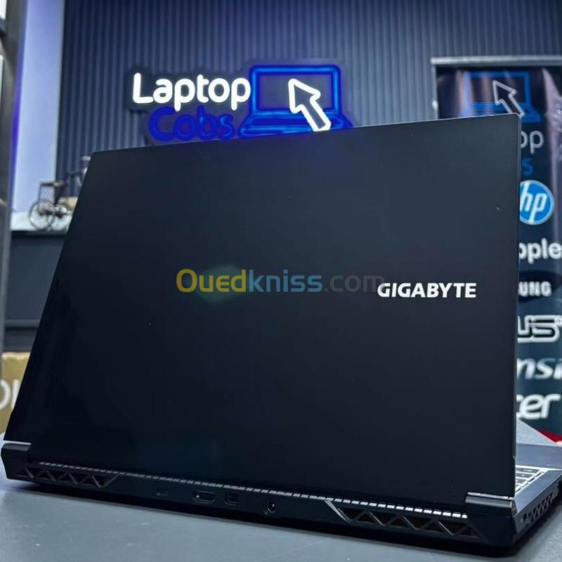 GIGABYTE G5 GAMING SERIES INTEL CORE I5 12500H 2.50GHz UP TO 4.50GHz 16Go DDR4 512Go SSD NVME NVIDIA RTX 4060 8GB VRAM INTEL IRIS XE GRAPHICS 15.6 INCH FULL HD 144Hz