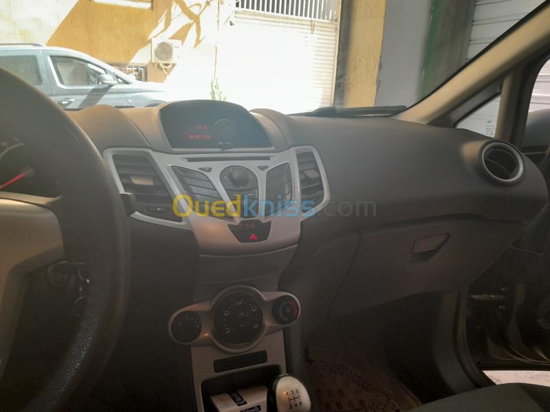 Ford Fiesta 2013 City 4