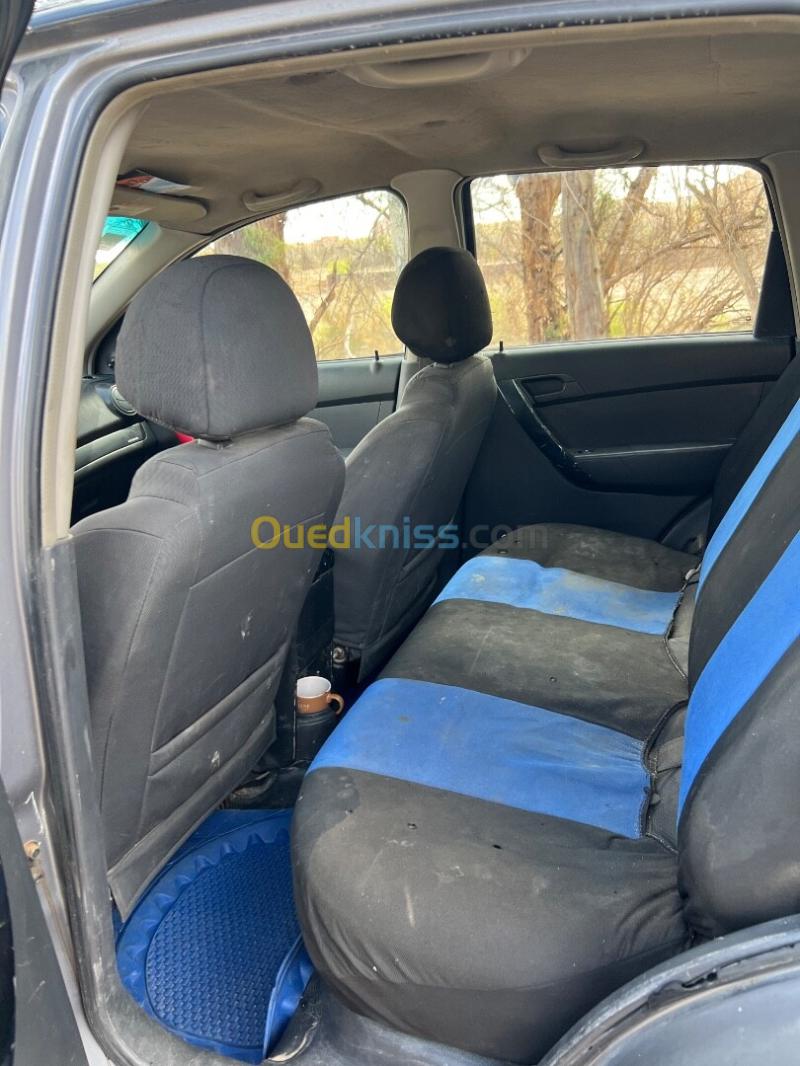 Chevrolet Aveo 5 portes 2011 LS+ 9