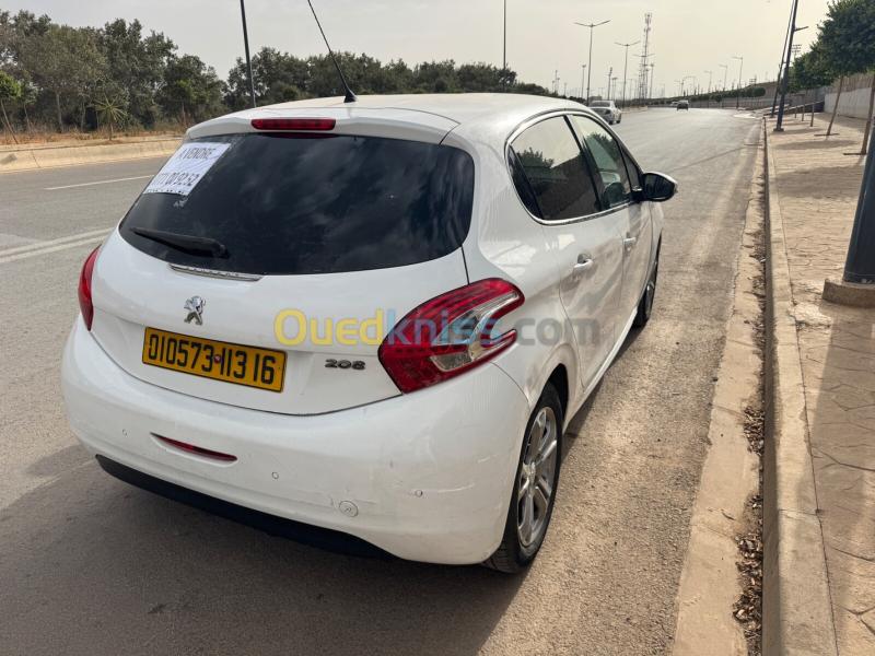Peugeot 208 2013 Allure 8