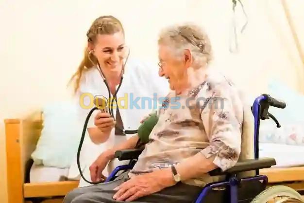  aide à domicile /auxiliaire de vie/aide personne âgée ; handicapées/garde malade/infirmière/Nourrice