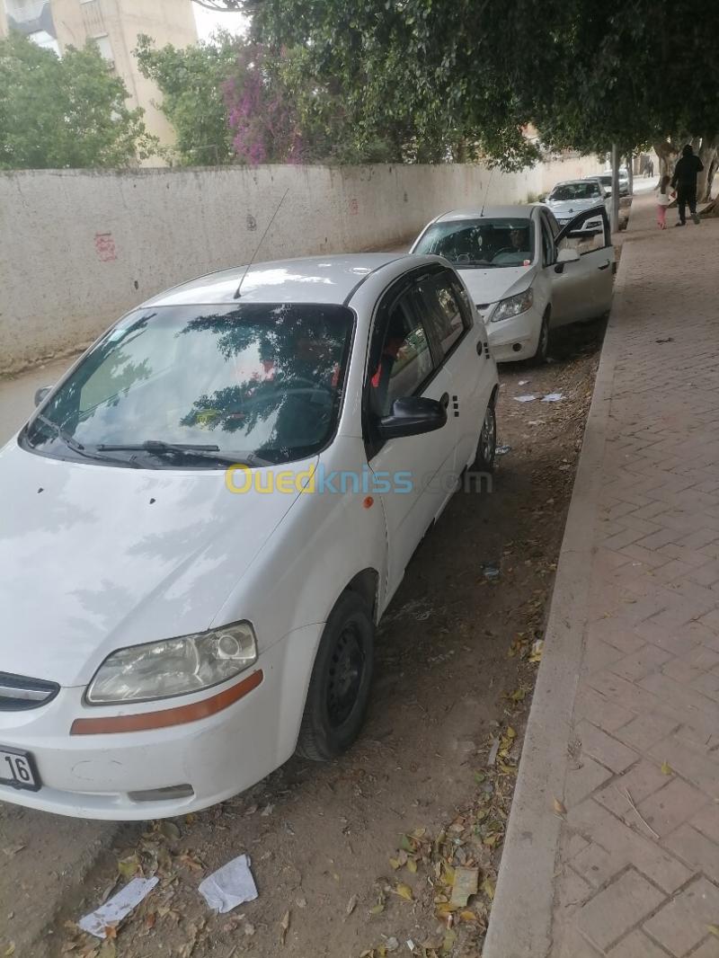 Chevrolet Aveo 5 portes 2004 Aveo 5 portes 4