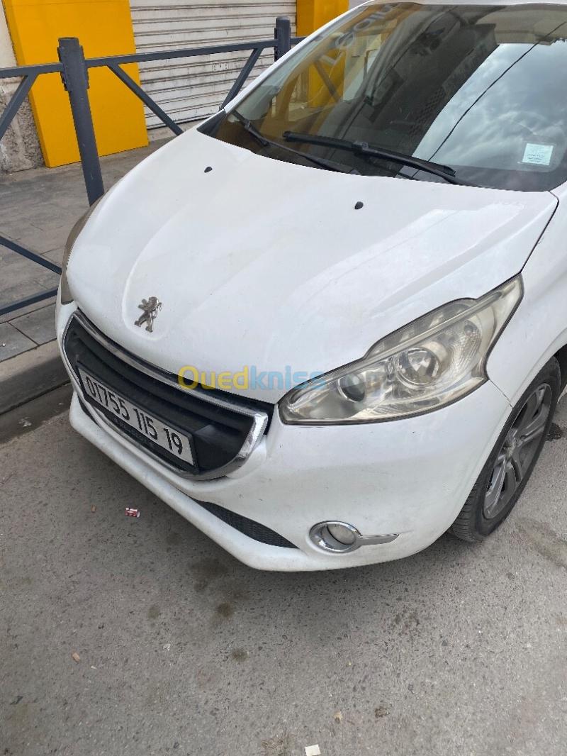 Peugeot 208 2015 Allure 4