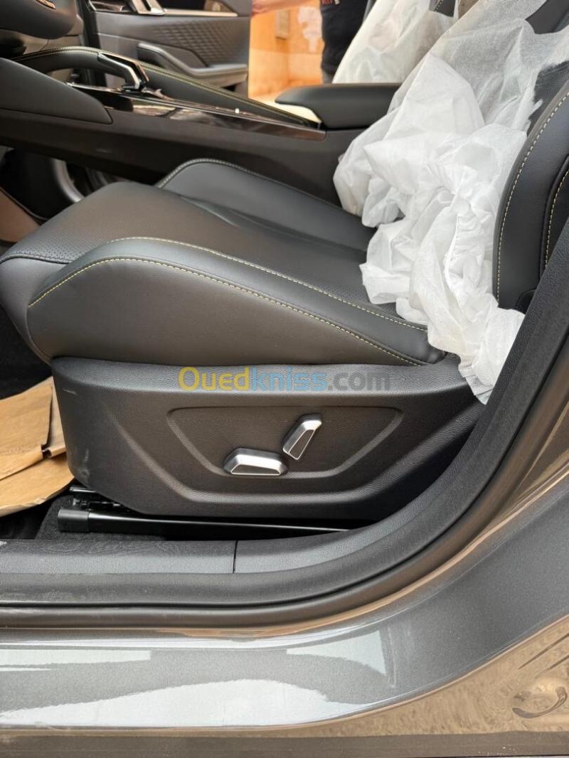Geely Coolray 2026  9