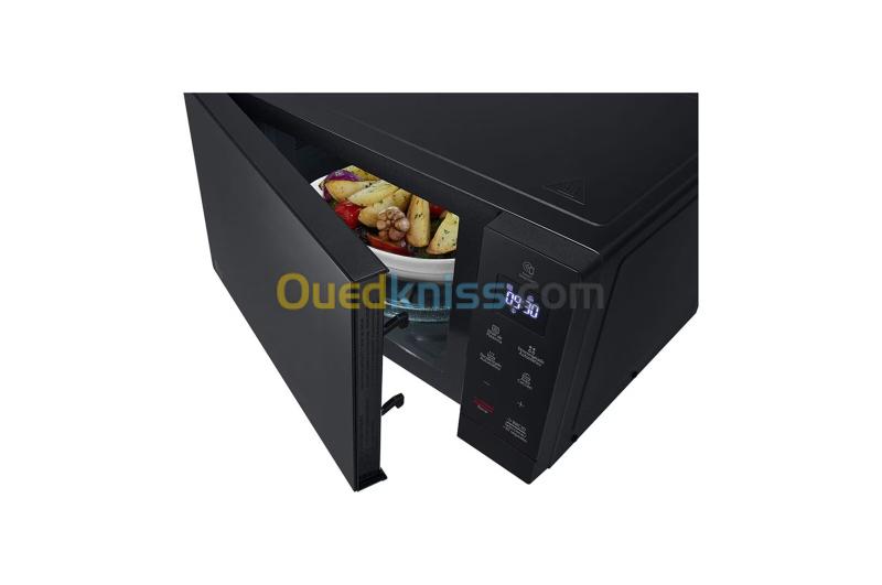 Micro-ondes LG  MS3032JAS Solo  NeoChef 30L ON OFF |Solo  Ouverture de porte par bouton 11