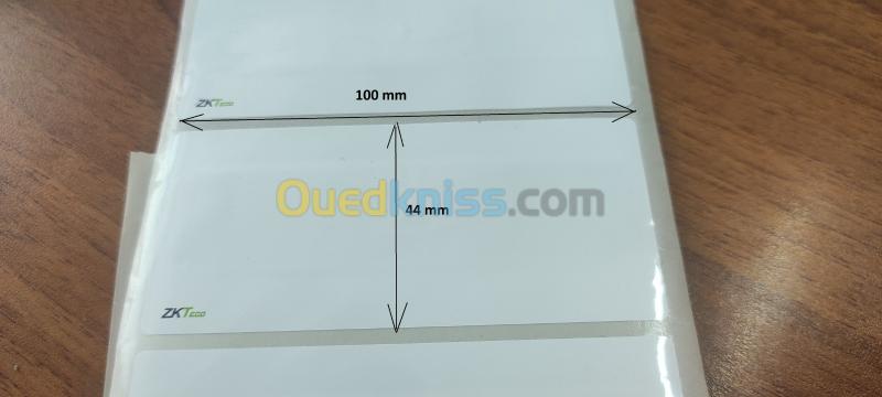 Etiquettes adhésives UHF (Sticker)