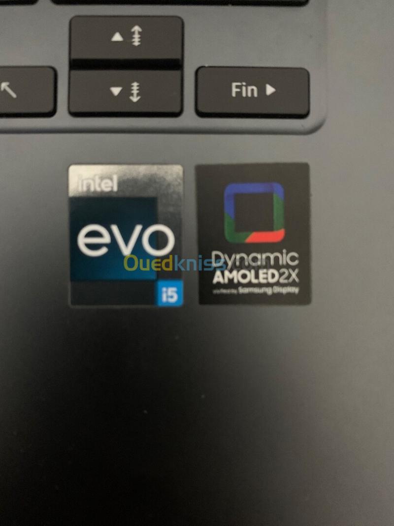 SAMSUNG GALAXY BOOK 3 PRO 4