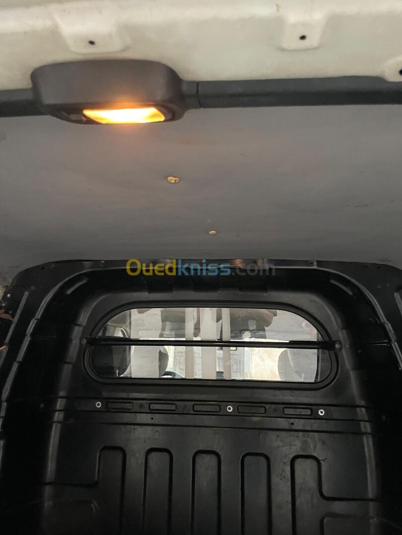 Hyundai H1 2010  17