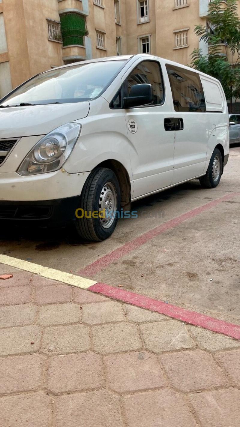 Hyundai H1 2010  24