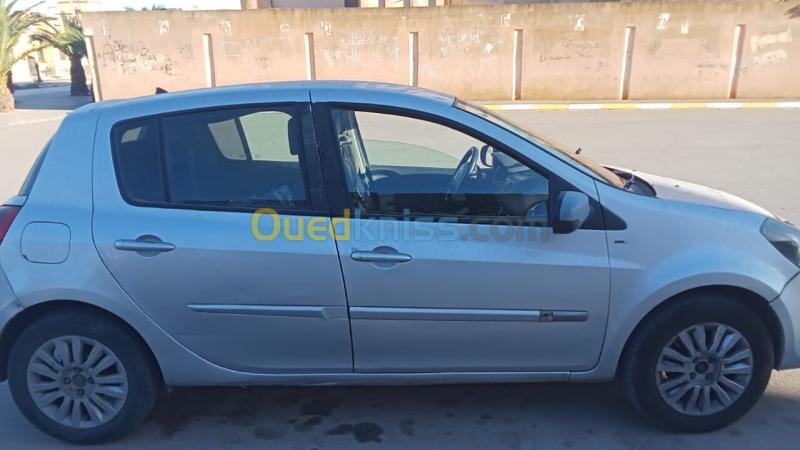 Renault Clio 3 2011 Night and Day 3