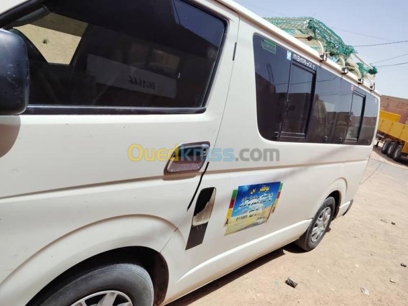 Toyota Hiace 2011