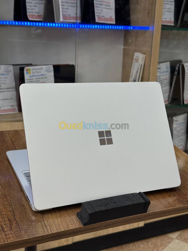 Microsoft SURFACE 7TH EDITION 2036  SnapDragon(R) X 10-core 16Go DDR 5  256 GB SSD 3