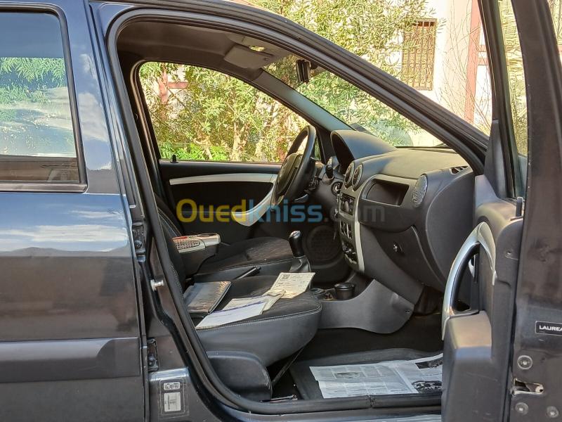 Dacia Logan MCV 2012  13