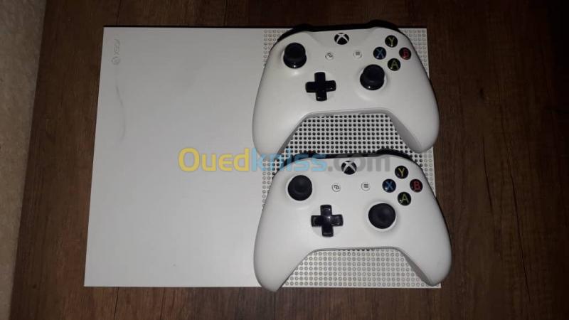  Xbox One S 1TB All-Digital Edition + 2 Manettes Blanches